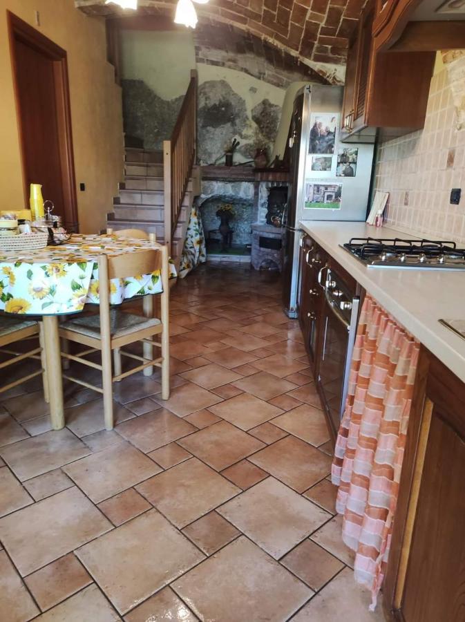 Notti Magiche Bed & Breakfast Castelvecchio Calvisio Eksteriør bilde