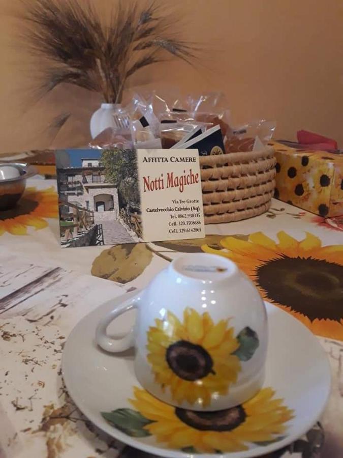 Notti Magiche Bed & Breakfast Castelvecchio Calvisio Eksteriør bilde